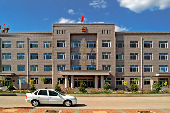 公安局大楼-西林区住房和城乡建设局